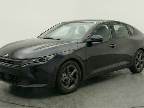 Used 2025 Kia K4 LXS image 3