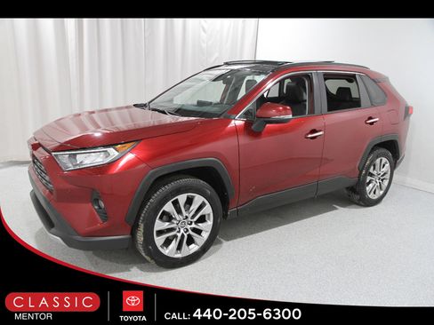 Used 2019 Toyota RAV4 Limited image 3