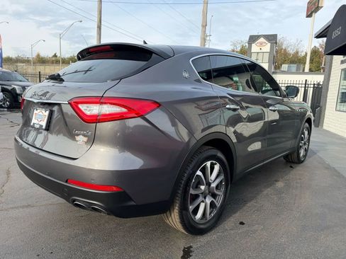 Used 2018 Maserati Levante image 10
