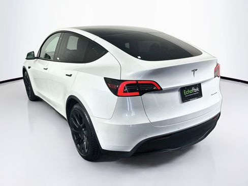 Used 2021 Tesla Model Y Long Range AWD/4WD image 5
