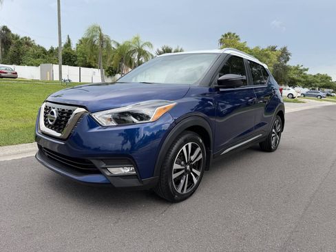 Used 2019 Nissan Kicks SR w/ SR Premium Package FWD image 1