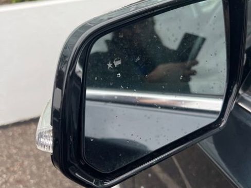 Used 2018 Chevrolet Traverse LT FWD image 14