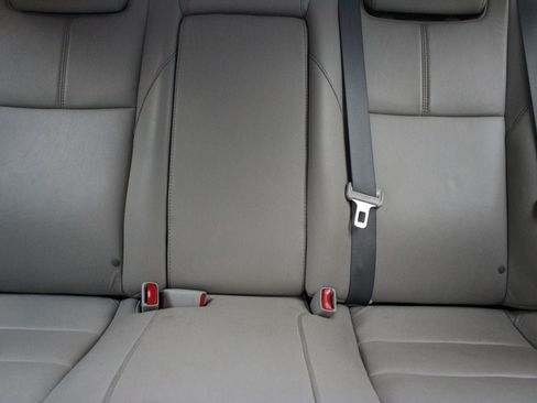 Used 2016 Toyota Avalon Touring FWD image 19