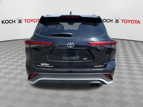 Used 2021 Toyota Highlander XSE AWD/4WD image 7
