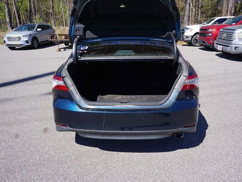 Used 2019 Toyota Camry XLE image 15