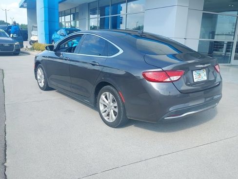 Used 2017 Chrysler 200 Limited Platinum FWD image 5