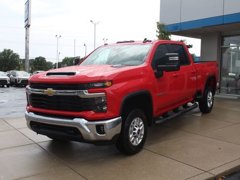 New 2026 Chevrolet Silverado 2500 LT w/ Convenience Package AWD/4WD image 7