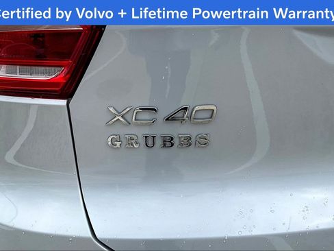 Used 2022 Volvo XC40 T5 R-Design image 41