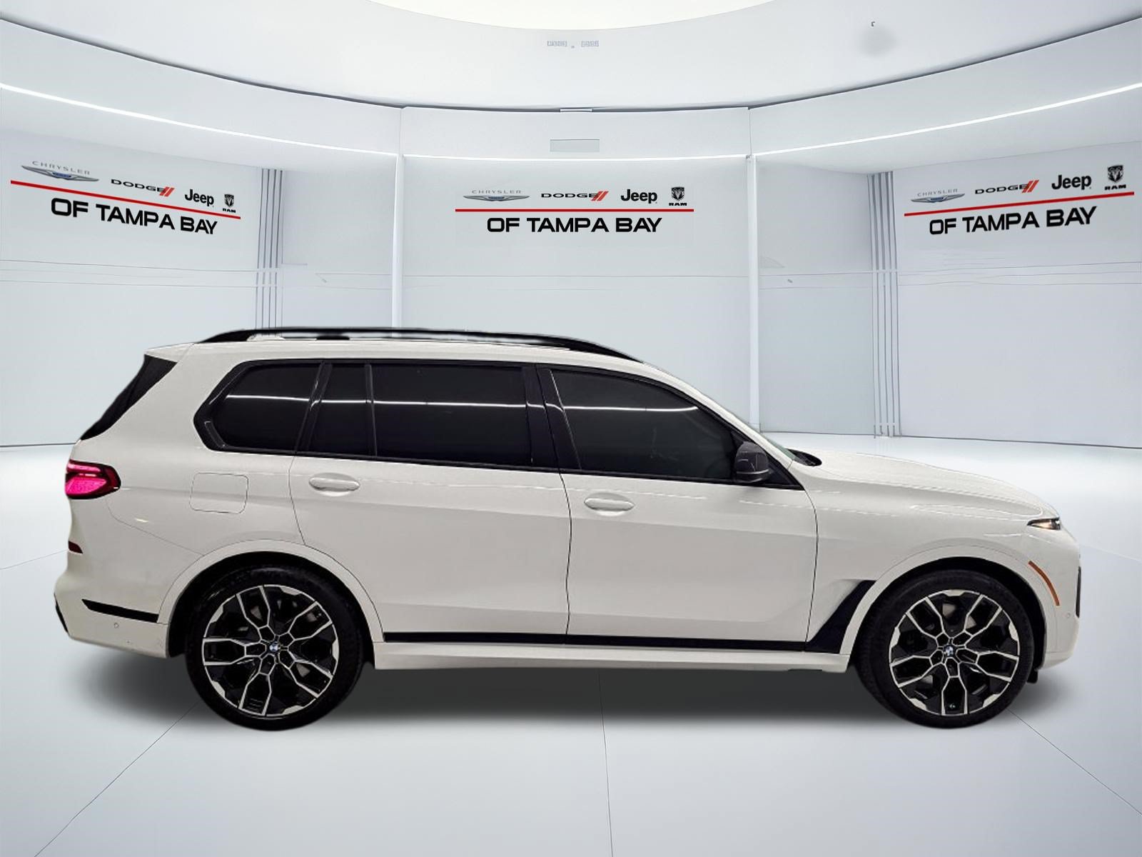 Used 2025 BMW X7 M60i w/ Executive Package AWD/4WD image 7