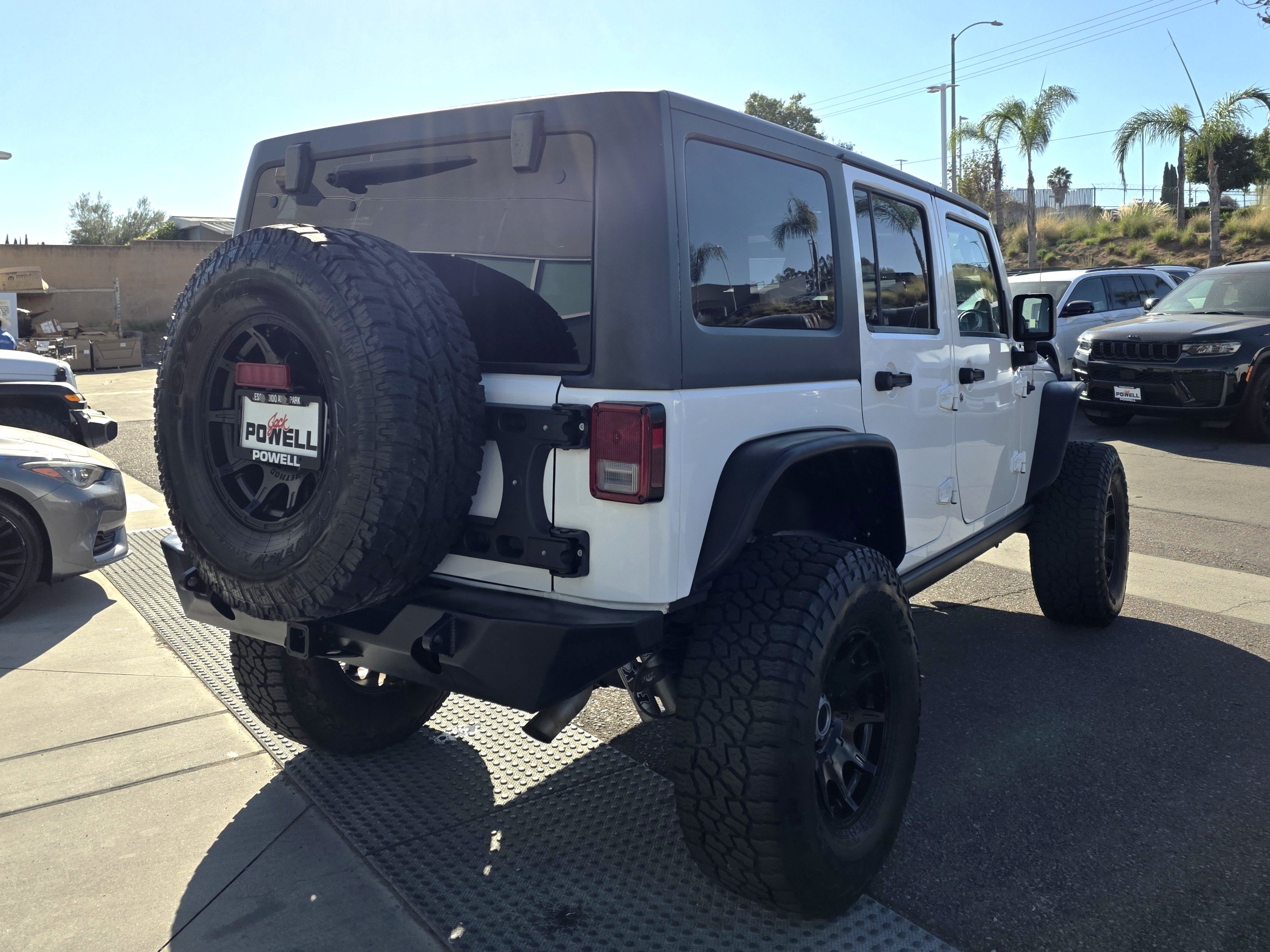 Used 2013 Jeep Wrangler Unlimited Rubicon w/ Connectivity Group AWD/4WD image 5
