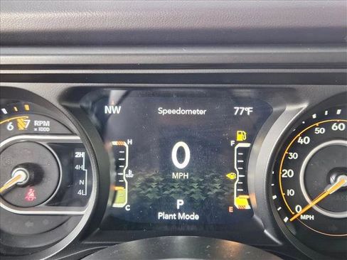 New 2025 Jeep Gladiator Mojave w/ Convenience Group image 11