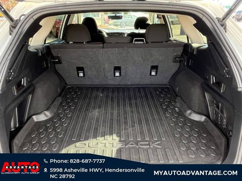 Used 2022 Subaru Outback Premium image 28