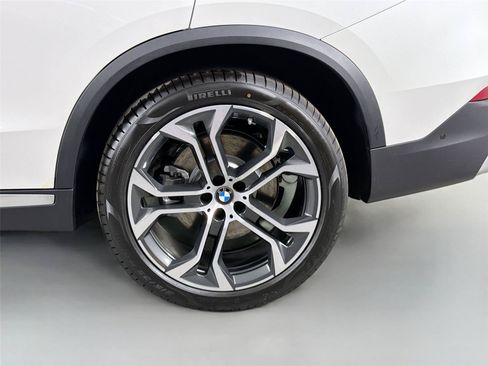 New 2026 BMW X5 xDrive40i w/ Climate Comfort Package AWD/4WD image 30