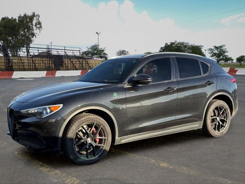 Used 2019 Alfa Romeo Stelvio Ti AWD/4WD image 5