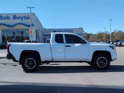 Used 2025 Toyota Tacoma SR image 2
