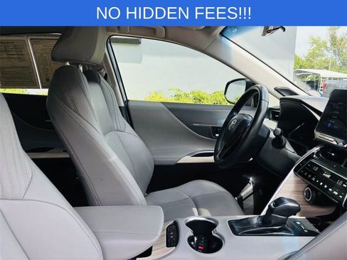 Used 2024 Toyota Venza Limited image 8