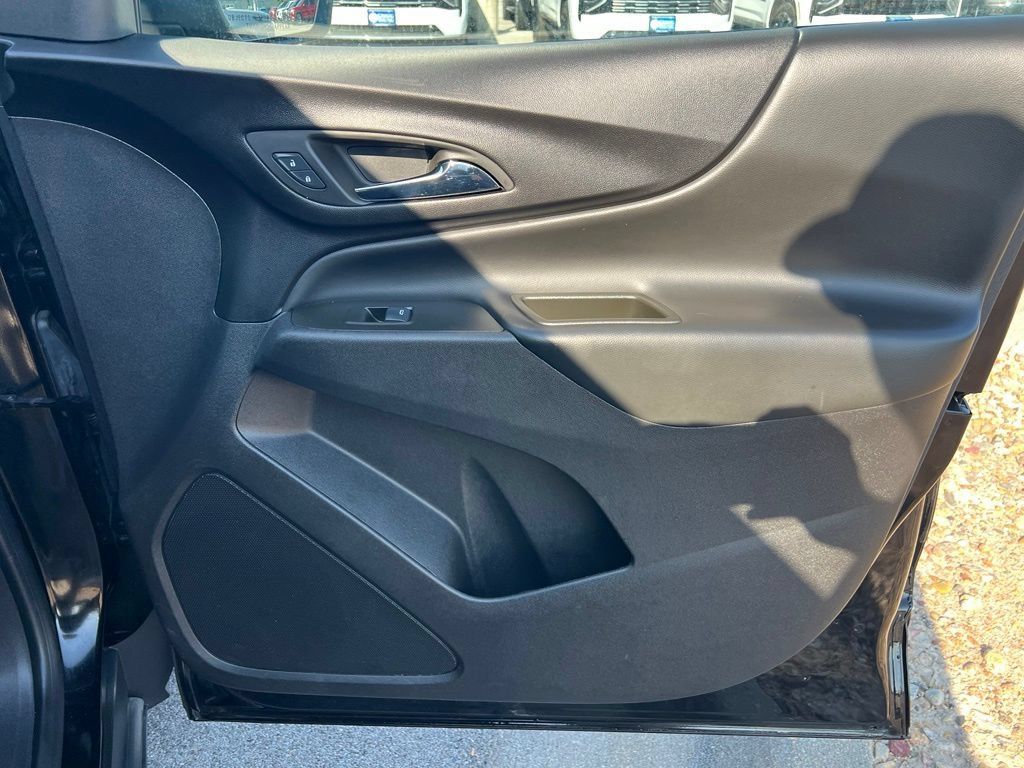Used 2024 Chevrolet Equinox LT AWD/4WD image 27