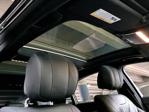 Used 2017 Mercedes-Benz S 550 Sedan image 13