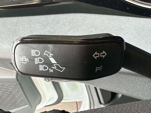 New 2025 Volkswagen Jetta SE FWD image 22