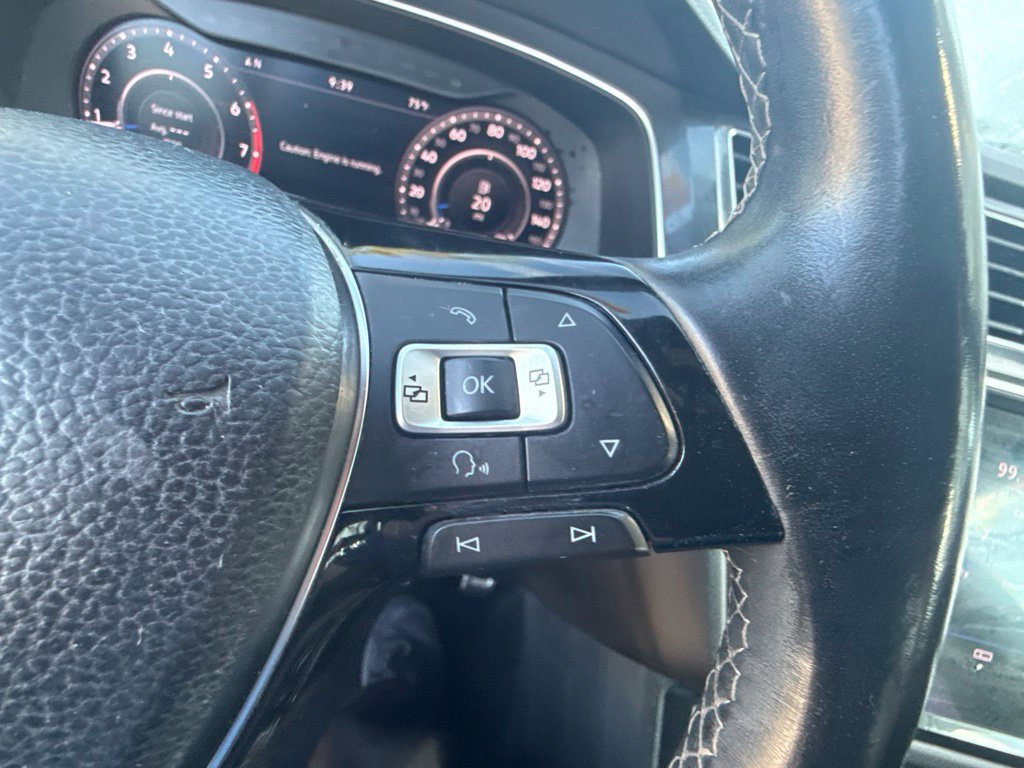 Used 2018 Volkswagen Tiguan SEL Premium w/ R-Line Package FWD image 21