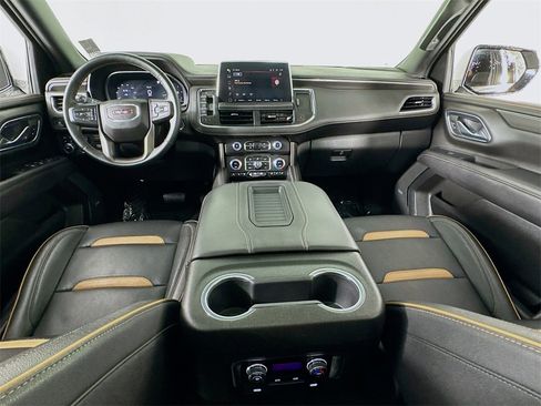 Used 2023 GMC Yukon XL AT4 image 39