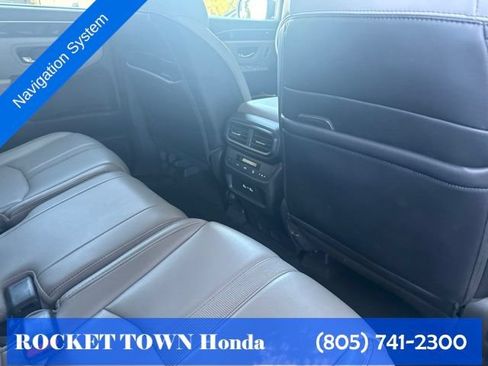 Used 2023 Honda Pilot Touring image 12