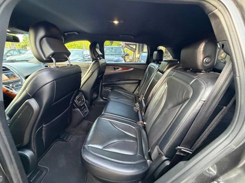 Used 2018 Lincoln MKX Select w/ Select Plus Package AWD/4WD image 13
