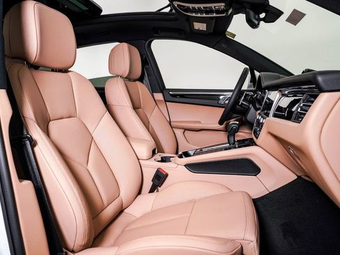 New 2026 Porsche Macan image 15
