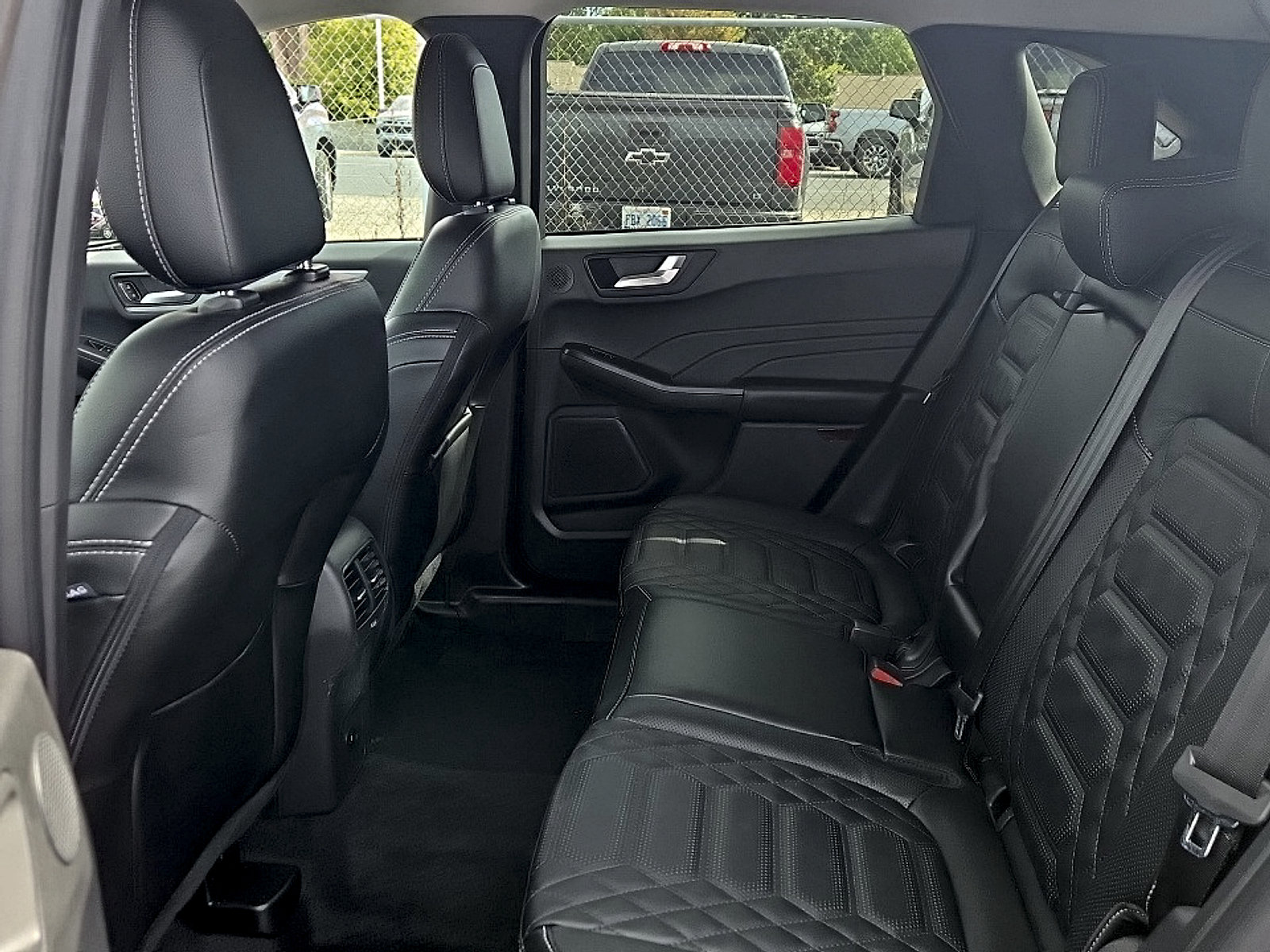 Used 2023 Ford Escape Platinum w/ Premium Technology Package AWD/4WD image 21