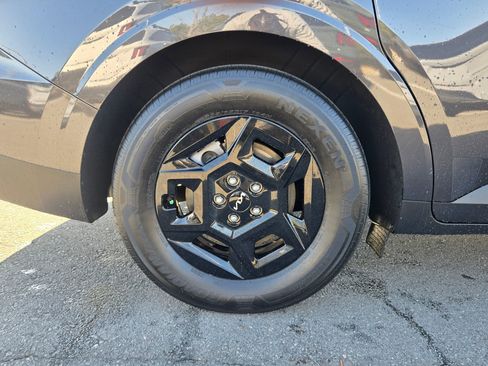 Certified 2025 Kia Carnival LXS image 17