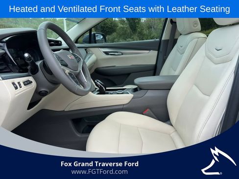 Used 2022 Cadillac XT5 Premium Luxury w/ Technology Package FWD image 3