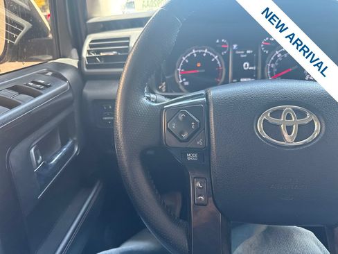 Used 2021 Toyota 4Runner TRD Off-Road Premium AWD/4WD image 21