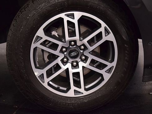 Used 2025 Ford Expedition Active AWD/4WD image 10