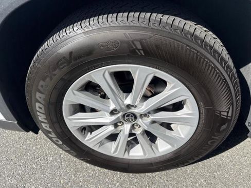 Used 2024 Toyota Grand Highlander image 8