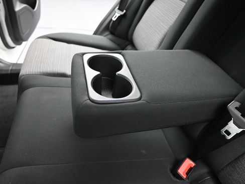 Used 2022 Nissan Rogue SV image 17