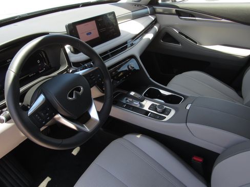 Used 2026 INFINITI QX60 Luxe w/ Family Package AWD/4WD image 17