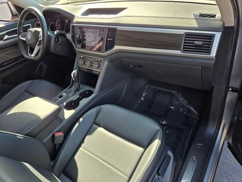 Used 2021 Volkswagen Atlas SE w/ Panoramic Sunroof Package FWD image 23