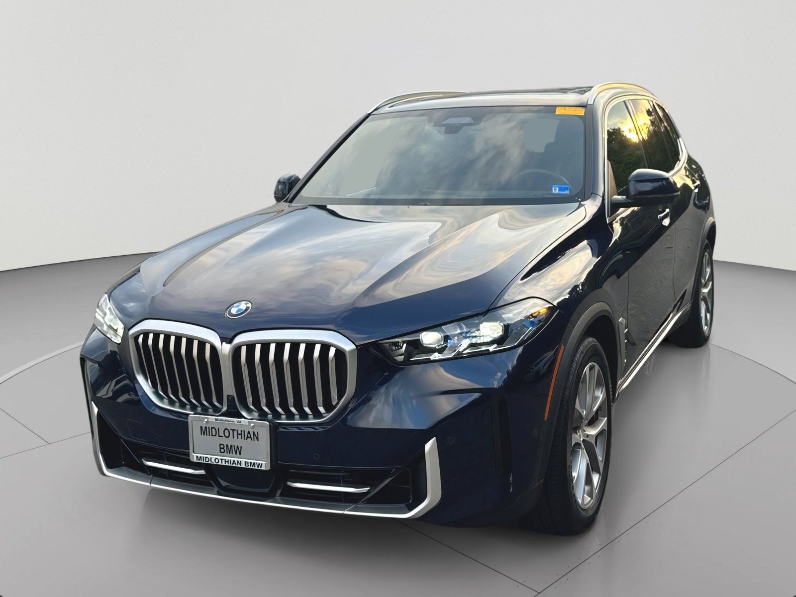 Used 2024 BMW X5 xDrive40i w/ Premium Package AWD/4WD image 1
