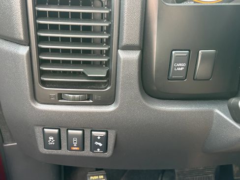 Used 2015 Nissan Titan SV w/ SV Value Truck Package AWD/4WD image 17