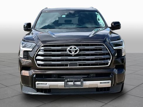 Used 2023 Toyota Sequoia Limited AWD/4WD image 4