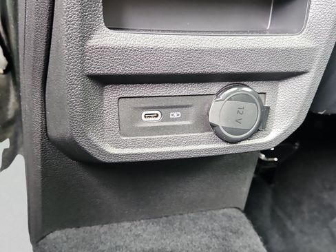 Used 2021 Volkswagen Tiguan SE w/ Panoramic Sunroof Package AWD/4WD image 13
