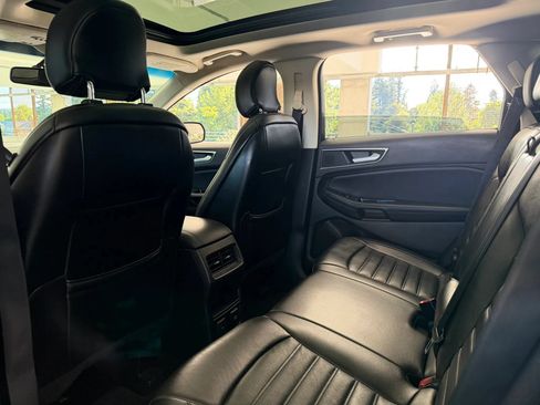 Used 2015 Ford Edge SEL w/ Equipment Group 201A FWD image 16