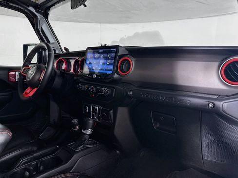 Used 2018 Jeep Wrangler Unlimited Sport S AWD/4WD image 34