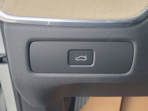 New 2026 Volvo XC60 B5 Core w/ Protection Package Premier AWD/4WD image 16