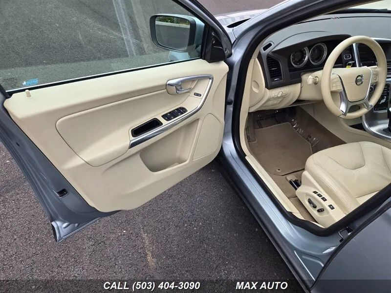 Used 2013 Volvo XC60 T6 AWD/4WD image 10