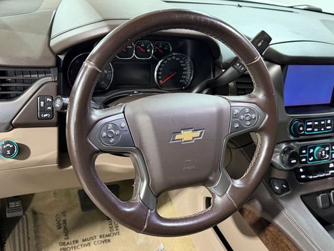 Used 2019 Chevrolet Suburban LT AWD/4WD image 13
