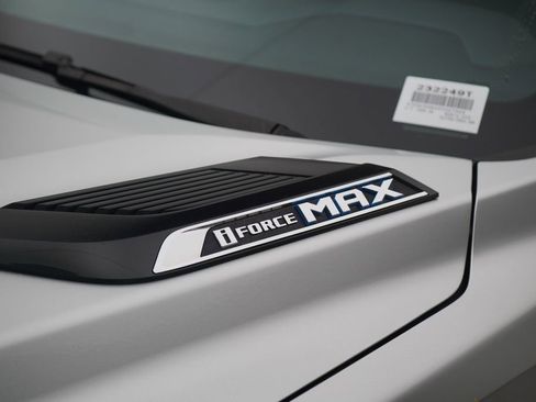 Used 2023 Toyota Tundra Platinum image 3