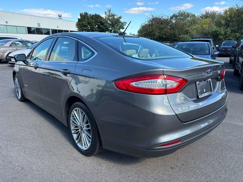 Used 2014 Ford Fusion SE w/ Equipment Group 502A image 3