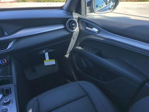 New 2025 Alfa Romeo Stelvio Sprint w/ Convenience Package image 16