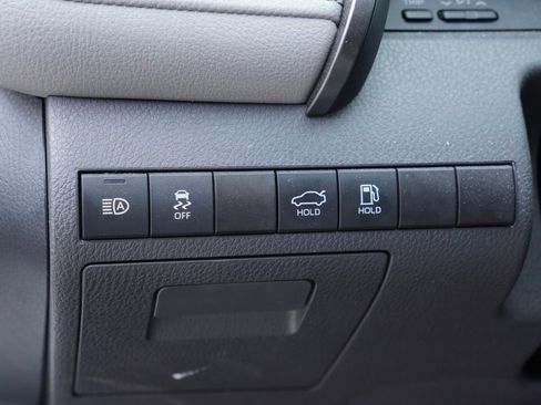 Used 2023 Toyota Camry SE image 8